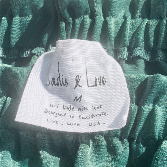 Sadie & Love medium top like new green - Picture 8 of 8